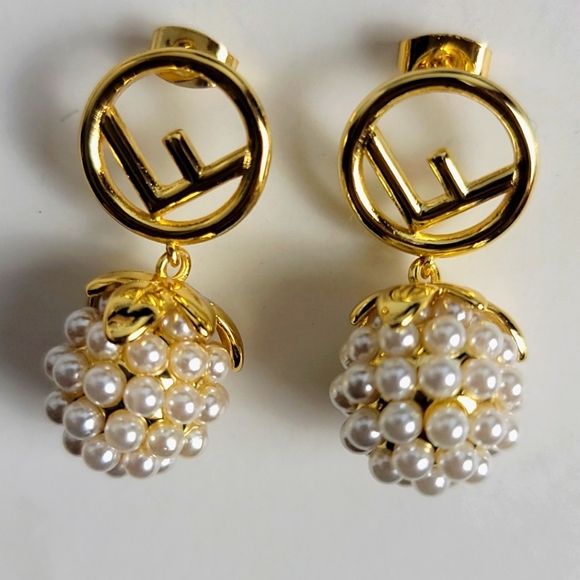 Fendi pearl earrings - Picture 2 of 7